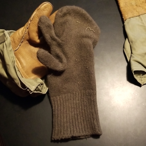 Trigger Finger Mittens - Picture 5 of 7